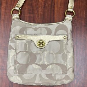 Coach vintage Gold and Beige Shoulder Bag vintage.